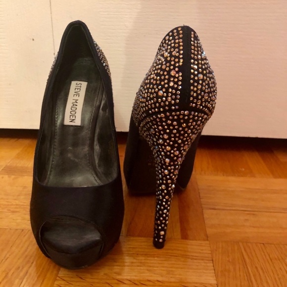 Steve Madden studded heels - Picture 3 of 3